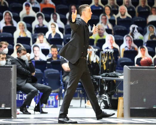 Löwen Braunschweig vs. Bonn, BBL Braunschweig, 31.03.2021, BASKETBALL - easyCredit BBL Basketball Bundesliga, Löwen Braunschweig vs. Telekom Baskets Bonn, Saison 2020 21. Headcoach Pete Strobl (Löwen Braunschweig) Braunschweig