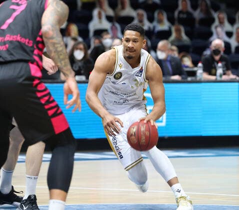 Löwen Braunschweig vs. Bonn, BBL Braunschweig, 31.03.2021, BASKETBALL - easyCredit BBL Basketball Bundesliga, Löwen Braunschweig vs. Telekom Baskets Bonn, Saison 2020 21.Karim Jallow (Löwen Braunschweig) Braunschweig
