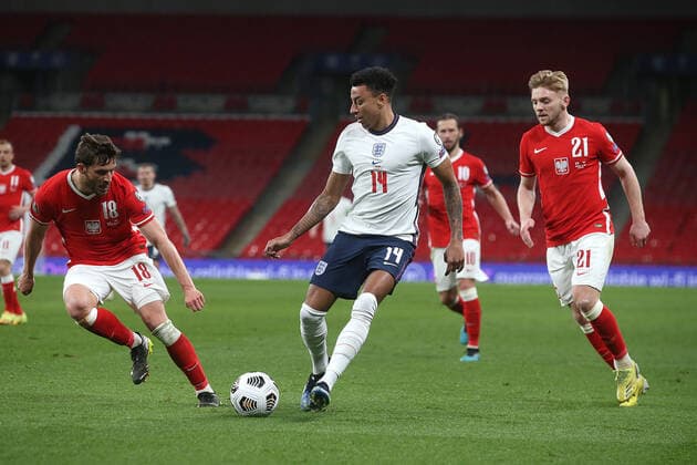 England v Poland 2022 FIFA World Cup, WM, Weltmeisterschaft, Fussball Qualifiers Bartosz Bereszynski of Poland, Jesse Lingard of England and Kamil Joswiak of Poland in action during the 2022 FIFA World Cup Qualifiers match at Wembley Stadium, London Content Not Available For UK Newspapers Copyright: xPaulxChestertonx FIL-15363-0086