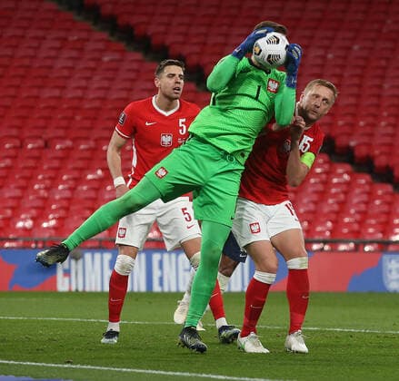 England v Poland 2022 FIFA World Cup, WM, Weltmeisterschaft, Fussball Qualifiers Wojciech Szczesny of Poland collects the ball safely during the 2022 FIFA World Cup Qualifiers match at Wembley Stadium, London Content Not Available For UK Newspapers Copyright: xPaulxChestertonx FIL-15363-0110