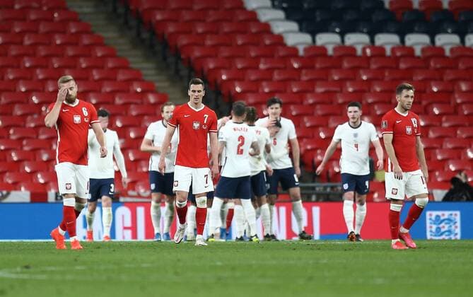 Rafal Augustyniak of Poland and Arkadiusz Milik react after England 2nd goal KWALIFIKACJE ELIMINACJE MS DO MISTRZOSTW SWIATA W PILCE NOZNEJ KATAR 2022 PILKA NOZNA ANGLIA vs POLSKA FOT. MICHAL ZEMANEK NEWSPIX.PL --- Newspix.pl  MZ2_3671