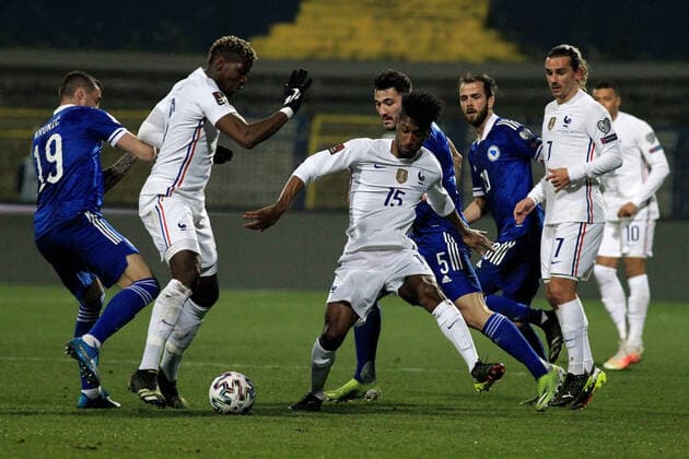 (210401) -- SARAJEVO, April 1, 2021 -- Kingsley Coman (C) of France competes during the FIFA World Cup, WM, Weltmeisterschaft, Fussball Group D qualifying round match Between Bosnia and Herzegovina (BiH) and France in Sarajevo, BiH, on March 31, 2021. (Photo by Xinhua) (SP)BOSNIA AND HERZEGOVINA-SARAJEVO-FOOTBAL-FIFA 2022 WORLD CUP QUALIFIERS-BIH VS FRANCE NedimxGrabovica 