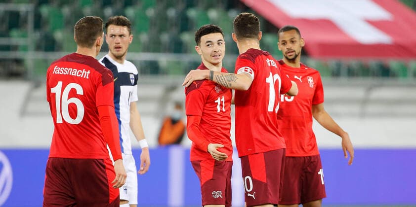 Foto Manuel Geisser 31.03.2021 Sankt Gallen : Kybunpark St.Gallen , Saison 2020 2021 Herren Fussball Test Länderspiel Schweiz - Finnland Torjubel Christian Fassnacht , Ruben Vargas , Granit Xhaka und Djibril Sow (Schweiz) *** Photo Manuel Geisser 31 03 2021 Sankt Gallen Kybunpark St Gallen , Season 2020 2021 Men Football Test International Match Switzerland Finland Goal celebration Christian Fassnacht , Ruben Vargas , Granit Xhaka and Djibril Sow Switzerland 