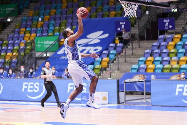 Fraport Skyliners - NINERS Chemnitz, easyCredit BBL Quantez Robertson (Fraport Skyliners, 23). Basketball-Spiel der easyCredit BBL zwischen den Fraport Skyliners und NINERS Chemnitz am 1. April 2021 in der Fraport-Arena in Frankfurt am Main., Frankfurt am Main Hessen Deutschland Fraport-Arena
