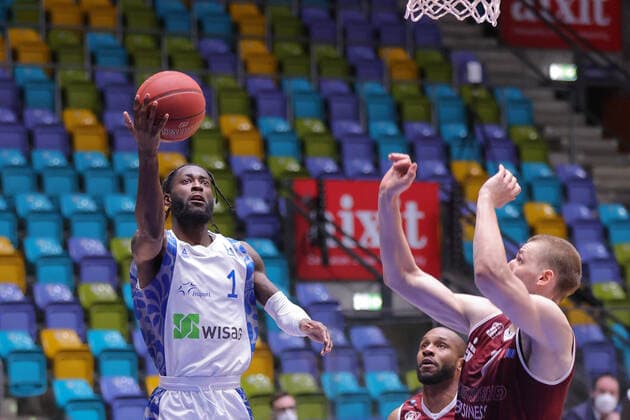 Fraport Skyliners - NINERS Chemnitz, easyCredit BBL Matt Mobley (Fraport Skyliners, 1). Basketball-Spiel der easyCredit BBL zwischen den Fraport Skyliners und NINERS Chemnitz am 1. April 2021 in der Fraport-Arena in Frankfurt am Main., Frankfurt am Main Hessen Deutschland Fraport-Arena