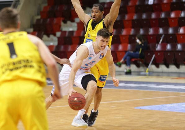 Ludwigsburg , Basketball easyCredit BBL Bundesliga , MHP RIESEN Ludwigsburg vs. SYNTAINICS MBC , Michal Michalak ( MBC )
