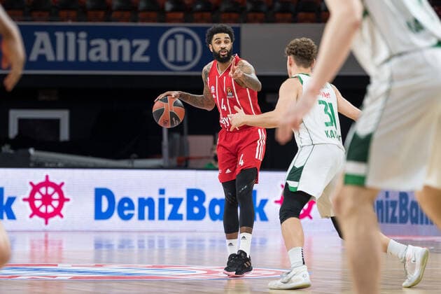 Basketball, Euroleague, day0}.04.2021, FC Bayern München - Zalgiris Kaunas. Im Bild Dennis Jerome SEELEY (FC Bayern München, 4) und Rokas JOKUBAITIS (Zalgiris Kaunas, 31). München Audi Dome Bayern Deutschland Copyright: Passion2Press.dex xMarkusxFischerx