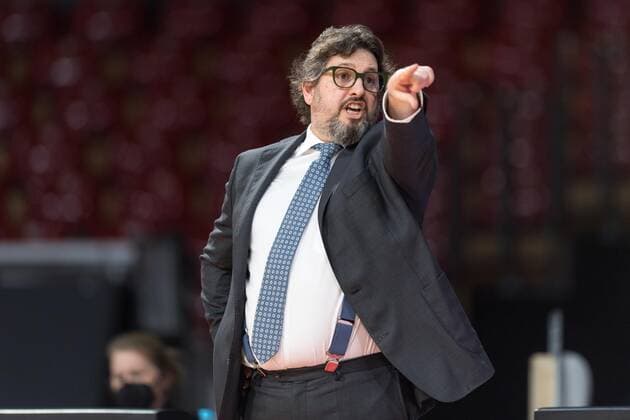 Basketball, Euroleague, day0}.04.2021, FC Bayern München - Zalgiris Kaunas. Im Bild Head Coach des FC Bayern München Andrea TRINCHIERI. München Audi Dome Bayern Deutschland Copyright: Passion2Press.dex xMarkusxFischerx