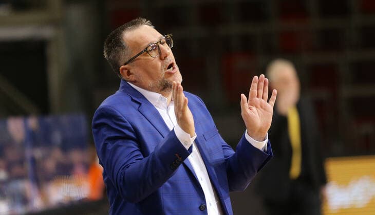 Ludwigsburg , Basketball easyCredit BBL Bundesliga , MHP RIESEN Ludwigsburg vs. SYNTAINICS MBC , Silvano Poropat ( Trainer MBC )