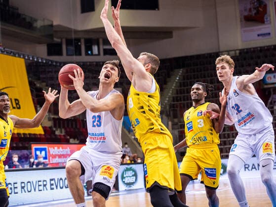 1. Basketball Bundesliga easyCredit BBL: MHP RIESEN Ludwigsburg - SYNTAINICS MBC am 01.04.2021 in Ludwigsburg (MHPArena), Baden-Wuerttemberg, Deutschland Ludwigsburg. 01.04.21 Basketball , 01.04.2021, Ludwigsburg (Deutschland)