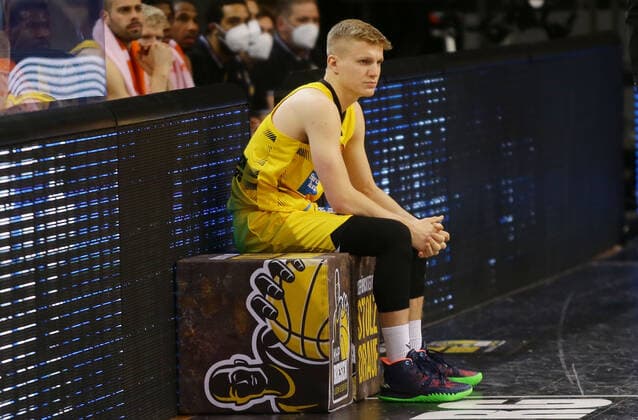 Ludwigsburg , Basketball easyCredit BBL Bundesliga , MHP RIESEN Ludwigsburg vs. SYNTAINICS MBC , Johannes Patrick ( Riesen )