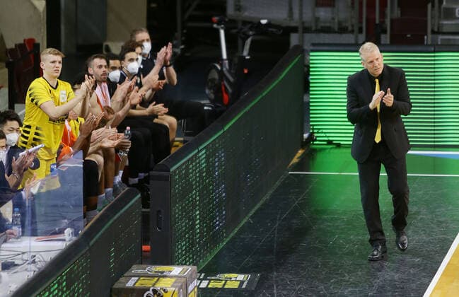 Ludwigsburg , Basketball easyCredit BBL Bundesliga , MHP RIESEN Ludwigsburg vs. SYNTAINICS MBC , Trainer John Patrick ( Riesen )