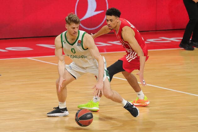 Thomas Walkup (Kaunas) und Wade Baldwin IV (Muenchen) im Zweikampf GER, FC Bayern Basketball vs. Zalgiris Kaunas, Basketball, Euroleague, Saison 2020 2021, 01.04.2021, GER, FC Bayern Basketball vs. Zalgiris Kaunas, Basketball, Euroleague, Saison 2020 2021, 01.04.2021, Muenchen Copyright: xEIBNER MarcelxEngelbrechtx EP_EER