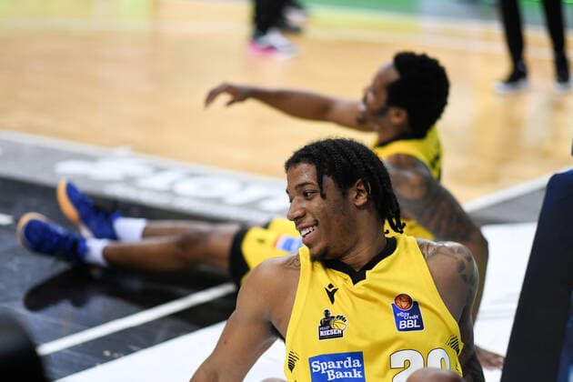 Desi Rodriguez (MHP Riesen Ludwigsburg) und Barry Brown Jr. (MHP Riesen Ludwigsburg) jubeln ueber den Sieg, GER, MHP Riesen Ludwigsburg vs. Syntainics MBC Weißenfels, 01.04.2021, 29. Spieltag easycredit Basketball Bundesliga, Spielzeit 2020 2021. GER, MHP Riesen Ludwigsburg vs. Syntainics MBC Weißenfels, 01.04.2021, 29. Spieltag easycredit Basketball Bundesliga, Spielzeit 2020 2021 Ludwigsburg Copyright: xEibnerxPressefoto MichaelxMemmlerx EP_MMR
