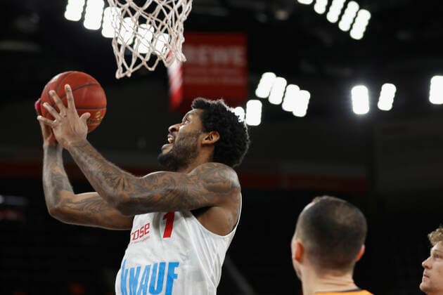 01.04.2021, Basketball, BBL 2020 2021, 29. Spieltag, ratiopharm ulm - s.Oliver Wuerzburg, GER, Neu-Ulm, ratiopharm arena, Bild v. li.: Perry Jones III (s.Oliver Wuerzburg) Copyright: HMBxMedia xHeikoxBecker