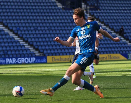 2nd April 2021; Deepdale Stadium, Preston, Lancashire, England; English Football League Championship Football, Preston North End versus Norwich City; Kieran Dowell of Norwich City crosses the ball inot the box  ActionPlus12278561 DavidxBlunsden