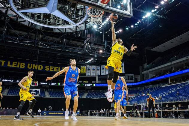 Basketball Berlin 02.04.2021 Euroleague Saison 2020 2021 Alba Berlin - Valencia Basket Peyton Siva (Alba Berlin, No.03)