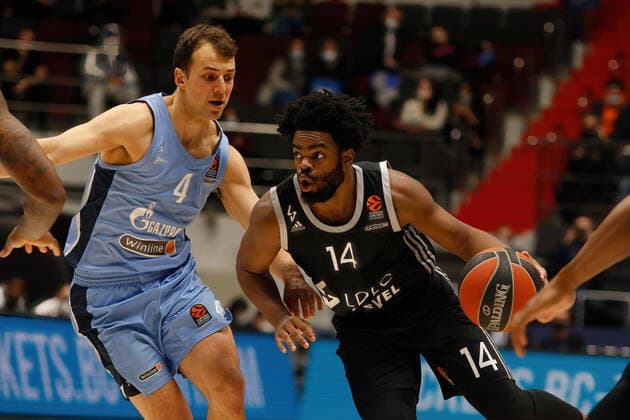 April 2, 2021, St. Petersburg, Russia: Kevin Pangos (4), of Zenit and Derrick Walton JR (14) of ASVEL Villeurbanne in action during the 2020 2021 Turkish Airlines EuroLeague Regular Season Round 33, match between BC ASVEL Villeurbanne and Zenit St. Petersburg at the Sibur Arena. St. Petersburg Russia - ZUMAs197 20210402_zaa_s197_141 Copyright: xMaksimxKonstantinovx