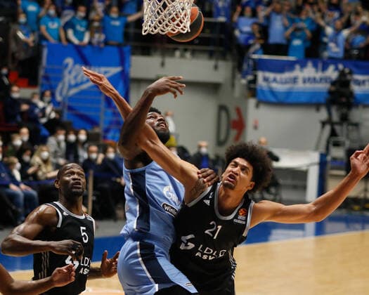 April 2, 2021, St. Petersburg, Russia: Alex Poythress (22) of Zenit and Ismael Bako (21) of ASVEL Villeurbanne in action during the 2020 2021 Turkish Airlines EuroLeague Regular Season Round 33, match between BC ASVEL Villeurbanne and Zenit St. Petersburg at the Sibur Arena. St. Petersburg Russia - ZUMAs197 20210402_zaa_s197_151 Copyright: xMaksimxKonstantinovx