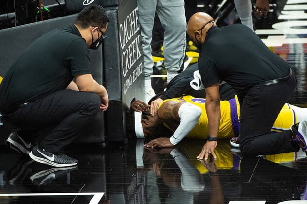 April 2, 2021, Sacramento, CA, USA: Los Angeles Lakers guard Wesley Matthews (9) is injured in the first quarter during a game at Golden 1 Center on Friday, April 2, 2021 in Sacramento. Sacramento USA - ZUMAj89_ 20210402_zaf_j89_006 Copyright: xPaulxKitagakixJr.x