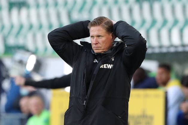 Trainer Markus Gisdol enttäuscht Enttäuschung Fußball Fussball DFL erste 1.Bundesliga Herren Saison 2020 2021 03.04.2021 VfL Wolfsburg WOB vs. 1.FC Köln Geisterspiel wegen Corona DFL regulations prohibit any use of photographs as image sequences and or quasi-video.