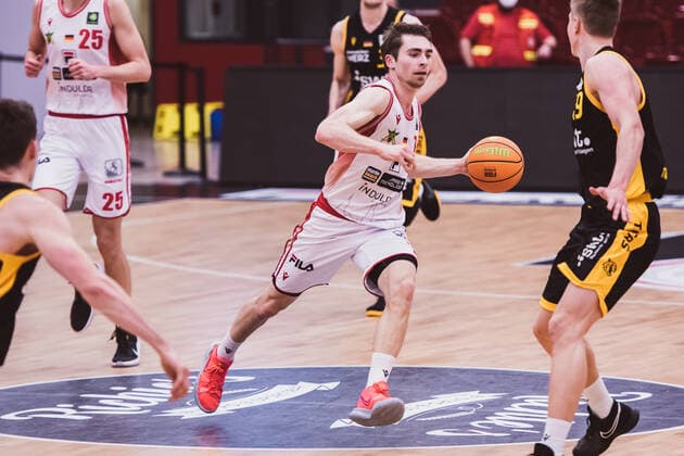 ProA: 29. Spieltag - Artland Dragons vs. Tigers Tuebingen, 03.04.2021 Adrian Breitlauch (Artland Dragons, 7); ProA: 29. Spieltag - Artland Dragons vs. Tigers Tuebingen am 03.04.2021 in Quakenbrueck (Artland Arena), Germany, Copyright: xBEAUTIFULxSPORTS Neddermannx
