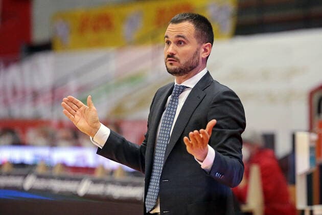 03.04.2021, xovx, Basketball BBL, JobStairs Gießen 46ers - FC Bayern München Headcoach Andrea Trinchieri (FC Bayern München) emspor Gießen
