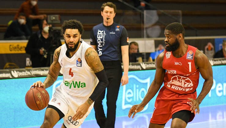 Denis Jerome Seeley, Jonathan Stark 26. Spieltag, Basketball Bundesliga, Basketball Saison 2020 2021, Deutschland, easyCredit BBL, Germany, Giessen 46ers, giessen rot, Herren, Jobstairs GIESSEN 46ers - FC Bayern München, Männer, München in weiß