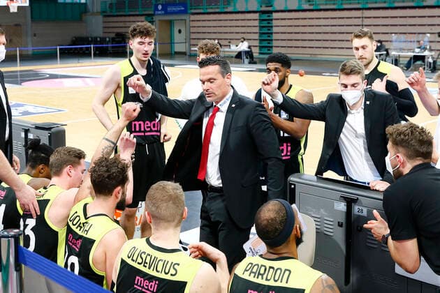 26. Spieltag der easyCredit BBL Basketball Bundesliga am 03.April 2021in der Oberfrankenhalle in Bayreuth Bayern Deutschland Saison 2020-2021 Medi Bayreuth gegen RASTA Vechta Raoul Korner (Medi Bayreuth) Trainer