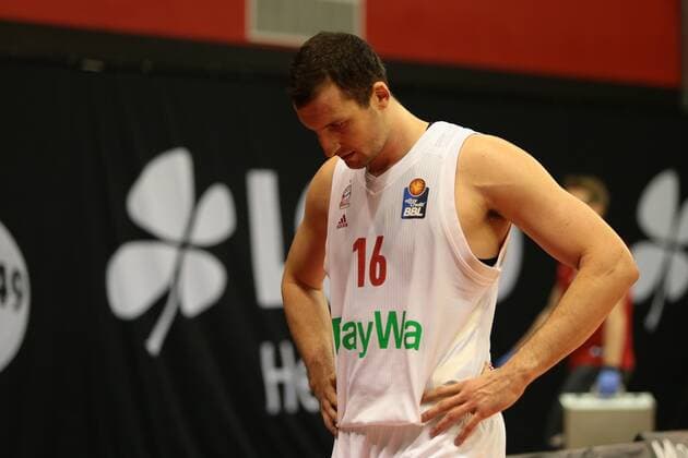 Paul Zipser (Muenchen) ist enttaeuscht nach der Niederlage in Giessen Jobstairs Giessen 46ers vs FC Bayern Muenchen, Basketball, easyCredit BBL, 03.04.2021 Jobstairs Giessen 46ers vs FC Bayern Muenchen, Basketball, easyCredit BBL, 03.04.2021 Giessen Copyright: xEibner-Pressefotox EP_RWS