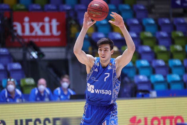 Fraport Skyliners - HAKRO Merlins Crailsheim, easyCredit BBL Bruno Vrcic (Fraport Skyliners, 7). Basketball-Spiel der easyCredit BBL zwischen den Fraport Skyliners und HAKRO Merlins Crailsheim am 4. April 2021 in der Fraport-Arena in Frankfurt am Main., Frankfurt am Main Hessen Deutschland Fraport-Arena