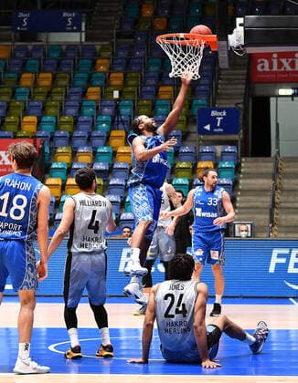 Basketball, BBL, Fraport Skyliners Frankfurt - HAKRO Merlins Crailsheim 04.04.2021, xjhx, Basketball BBL Bundesliga, Frankfurt Skyliners - Crailsheim Merlins emspor, v.l. Quantez Robertson (Fraport Skyliners Frankfurt) Frankfurt am Main