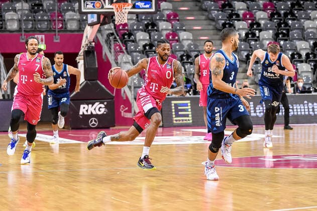 easyCredit BBL, Telekom Baskets Bonn vs. Alba Berlin, 04.04.2021 Alex Hamilton (Telekom Baskets Bonn 0), easyCredit BBL, Telekom Baskets Bonn vs. Alba Berlin am 04.04.2021 im Telekom Dome Bonn, Bonn (Nordrhein-Westfalen) Copyright: xBEAUTIFULxSPORTS Mueller-Laschetx