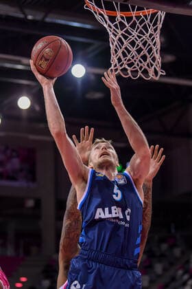 easyCredit BBL, Telekom Baskets Bonn vs. Alba Berlin, 04.04.2021 Niels Giffey (Alba Berlin 5), easyCredit BBL, Telekom Baskets Bonn vs. Alba Berlin am 04.04.2021 im Telekom Dome, Bonn (Nordrhein-Westfalen) Copyright: xBEAUTIFULxSPORTS Mueller-Laschetx