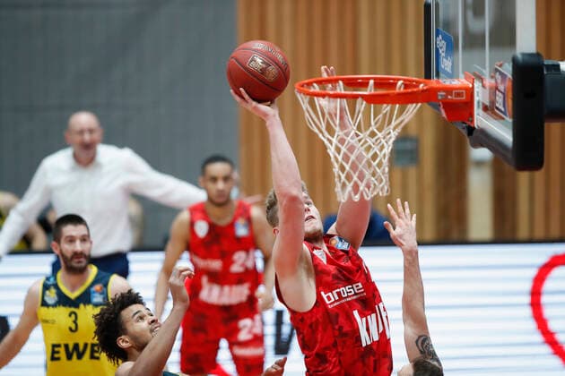 04.04.2021, Basketball, BBL 2020 2021, 26. Spieltag, s.Oliver Wuerzburg - EWE Baskets Oldenburg, GER, Wuerzburg, s.Oliver Arena, Bild: Jonas Weitzel (s.Oliver Wuerzburg) Copyright: HMBxMedia xHeikoxBecker