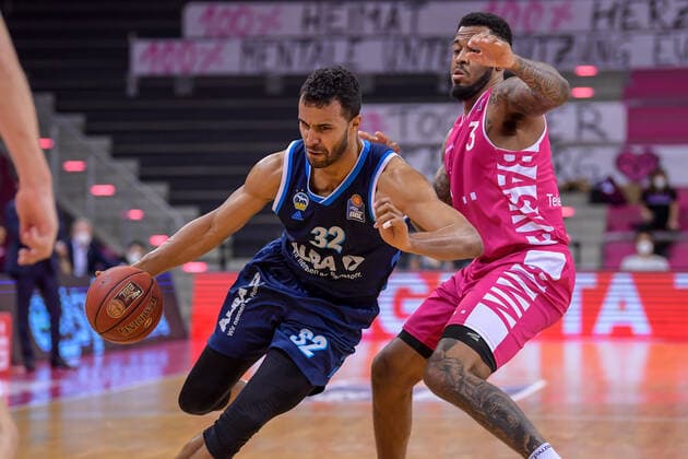 easyCredit BBL, Telekom Baskets Bonn vs. Alba Berlin, 04.04.2021 Johannes Thiemann (Alba Berlin 32), James Thompson IV (Telekom Baskets Bonn 3), easyCredit BBL, Telekom Baskets Bonn vs. Alba Berlin am 04.04.2021 im Telekom Dome, Bonn (Nordrhein-Westfalen) Copyright: xBEAUTIFULxSPORTS Mueller-Laschetx