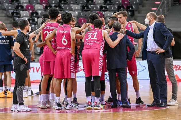 easyCredit BBL, Telekom Baskets Bonn vs. Alba Berlin, 04.04.2021 Team Telekom Baskets, easyCredit BBL, Telekom Baskets Bonn vs. Alba Berlin am 04.04.2021 im Telekom Dome Bonn, Bonn (Nordrhein-Westfalen) Copyright: xBEAUTIFULxSPORTS Mueller-Laschetx