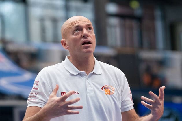 Syntainics MBC - Niners Chemnitz, Basketball, Bundesliga, Maenner, 2020 2021, 26. Spieltag, 05.04.2021, Head Coach Rodrigo Pastore (Niners Chemnitz). Syntainics MBC - Niners Chemnitz, Basketball, Bundesliga, Maenner, 2020 2021, 26. Spieltag, 05.04.2021, Weissenfels