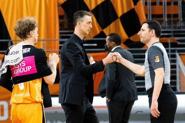 Endstand 91:57, Ratiopharm Ulm gewinnt Zuhause gegen die Loewen Braunschweig GER, Ratiopharm Ulm vs. Loewen Braunschweig, easycredit 1.Bundesliga Basketball, 26.Spieltag, Saison 2020 21, 05.04.2021 Ratiopharm Ulm vs. Loewen Braunschweig, 1.Basketball Bundesliga Neu-Ulm Copyright: xEibner-Pressefoto RogerxBuerkex EP_EER