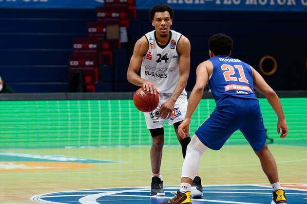 05.04.2021, xtgx, Basketball, easyCredit BBL, Syntainics MBC - Niners Chemnitz emspor, v.l. George King (Niners Chemnitz, 24) Weissenfels