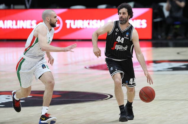 Milos Teodosic (Segafredo Virtus Bologna) (R) thwarted by Georgy Zhbanov (Unics Kazan) during the Eurocup baksetball game Virtus Segafredo Vs Unics Kazan - Bologna, Italy, April 4, 2021 - photo: corrispondente_Bologna LiveMedia  Copyright: xLiveMedia CorrispondentexBolognax xLiveMediax 0