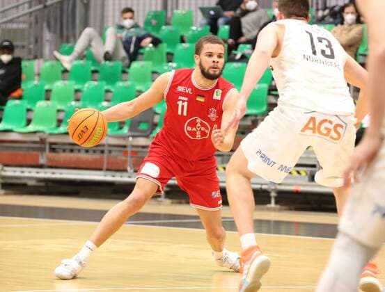 07.04.2021 - Basketball - Saison 2019 2020 - 2. Bundesliga Pro-A - 12. Spieltag: Nürnberg Falcons Basketball Club NBC - Bayer Giants Leverkusen - DaMa - Sheldon Eberhardt (11, Bayer Giants Leverkusen ) Jonathan Maier (13, Nürnberg Falcons BC NBC )