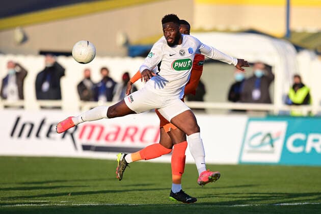 Stephy Mavididi (MHSC) vs Ngassa Gaudiche (Chateaubriant) FOOTBALL : Voltigeurs de Chateaubriant vs MHSC - 1 8 coupe de France - 07 04 2021 JBAutissier Panoramic 