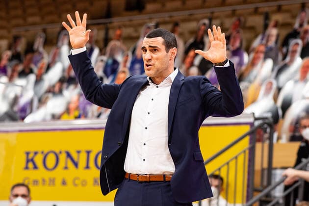 BG Göttingen - Jobstairs Gießen 46ers 07.04.2021, Basketball-Bundesliga easyCredit-BBL, Saison 2020 2021, Hauptrunde, BG Göttingen - Jobstairs Gießen 46ers. Göttingens Trainer Roel Moors. Göttingen Niedersachsen Deutschland