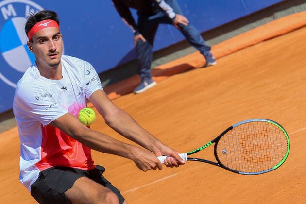2021 Sardegna Open Tennis - 20210408 CAGLIARI, ITALY, APR 08: Lorenzo Sonego in action during the ATP, Tennis Herren Tour 250 Sardegna Open tennis match against Gilles Simon in Cagliari, Italy on April 08, 2021. sonego won the match 6-4, 6-1. Cagliari Tennis Club Cagliari Italy 6473_237107 Copyright: xGiampieroxSposito PentaxPressx