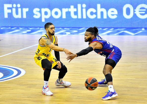 08.04.2021, xlakx, Basketball EuroLeague, Alba Berlin - Roter Stern Belgrad emspor, v.l. Peyton Siva (Alba Berlin, No.03),Torrian Corey Walden (Roter Stern Belgrad, No.2) Berlin