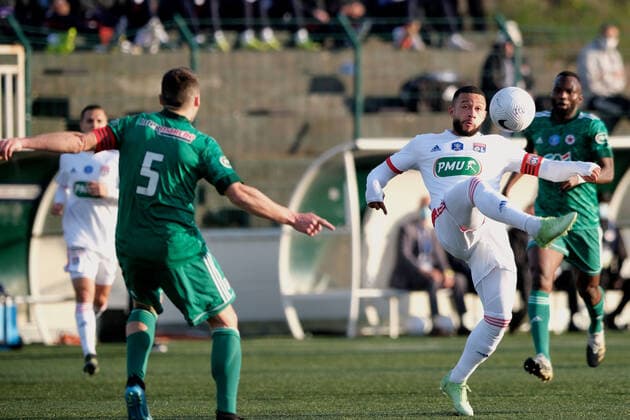April 9, 2021, Saint Ouen, Seine Saint Denis, France: Lyon Striker MEMPHIS DEPAY in action during the round of 16 soccer French Cup match between Red Star and Olympique Lyonnais at Bauer Stadium - Saint Ouen - France..Lyon Won 2:2 Saint Ouen France - ZUMAp119 20210409_zaf_p119_016 Copyright: xPierrexSteveninx