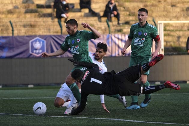 April 9, 2021, Saint Ouen, Seine Saint Denis, France: Red Star Goalkeeper RAPHAEL ADICEAM in action during the round of 16 soccer French Cup match between Red Star and Olympique Lyonnais at Bauer Stadium - Saint Ouen - France..Lyon Won 2:2 Saint Ouen France - ZUMAp119 20210409_zaf_p119_030 Copyright: xPierrexSteveninx
