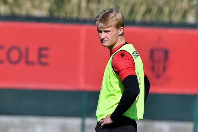 Kasper Dolberg - OGC Nice - Centre d entrainement et de formation a Nice FOOTBALL : Entrainement OGC Nice - 09 04 2021 LionelUrman Panoramic 