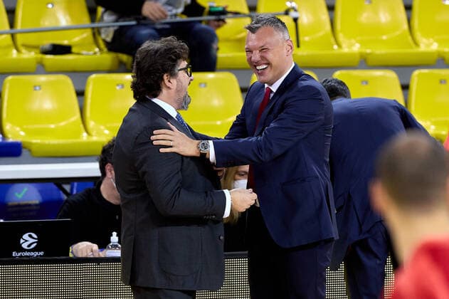 April 9, 2021, Barcelona, Spain: Andrea Trinchieri of FC Bayern Munich and Sarunas Jasikevicius of FC Barcelona, Barca during the Turkish Airlines EuroLeague match between FC Barcelona and Bayern Munich at Palau Blaugrana in Barcelona, Spain. Barcelona Spain - ZUMAd159 20210409_zia_d159_088 Copyright: xDavidxRamirezx